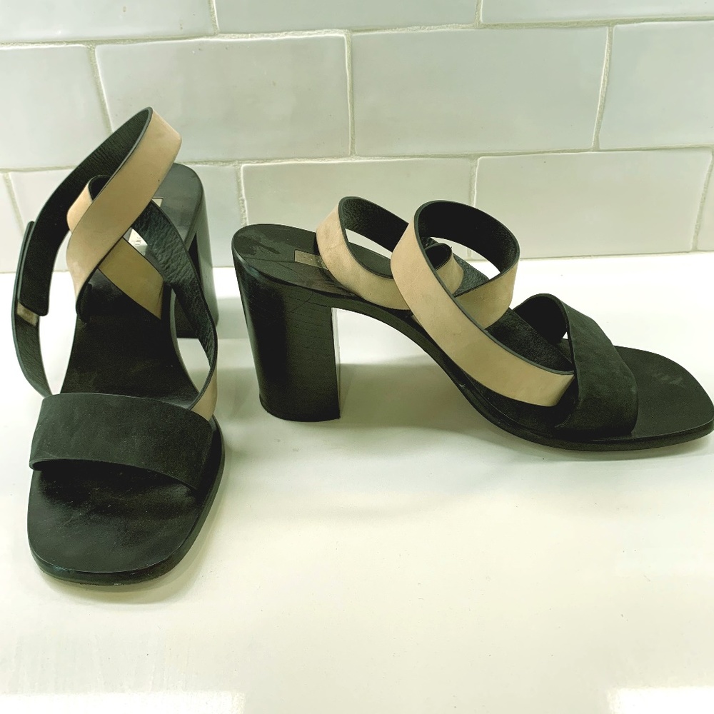 CALVIN KLEIN COLLECTION SIZE 37 1/2 NUDE/BLACK HEE